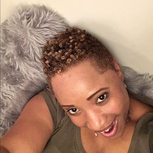 Meet your Posher, Crystal